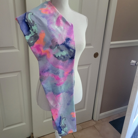 RARE PINK Victoria's Secret Multicolor Leggings - Picture 3 of 6